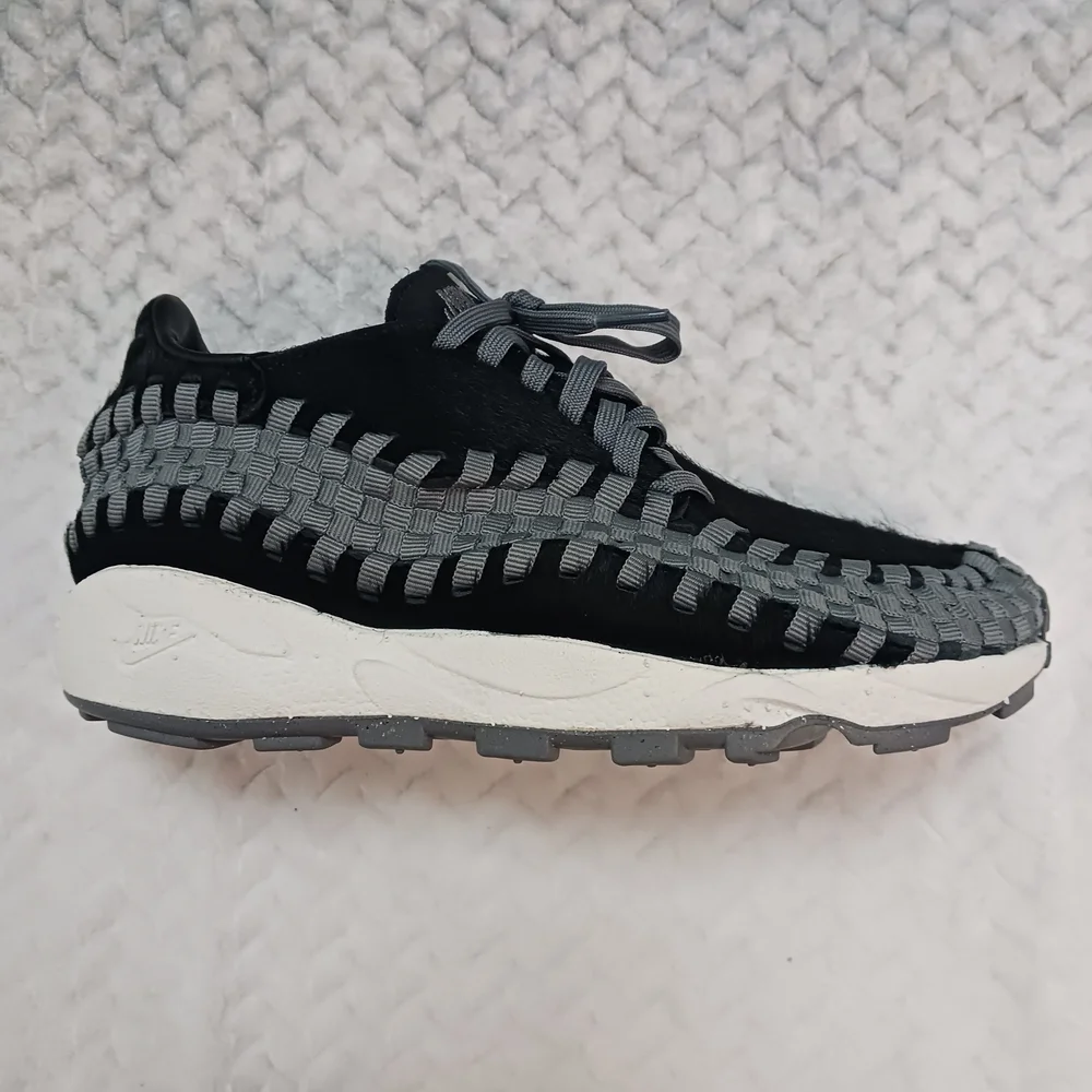 Nike Black and Gray Women's‎ Sneakers
